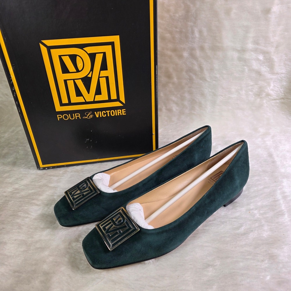 Pour La Victoire Venezia Flats Hunter Green Italian Suede Buckle Women 8 NEW